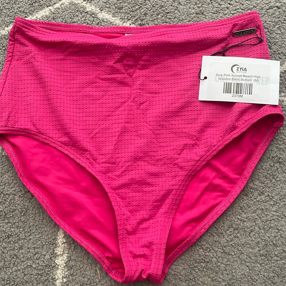 Zyia swim bottoms 
Mediums 
New with tags